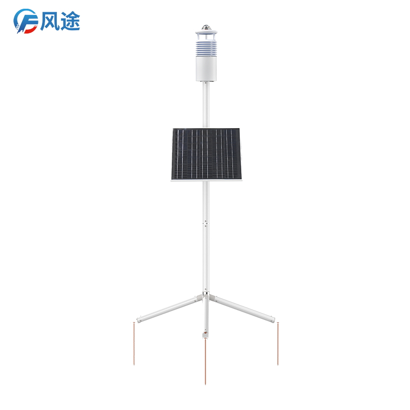 戰(zhàn)場中，碳纖維氣象站實時記錄氣象因素